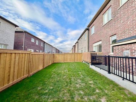 For Lease - 119 Prairie Rose Drive, Richmond Hill, Ontario - Photo 2