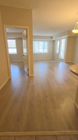 FREE 1 month rent 2-Bedroom + Den, 2-Bathroom Condo - Photo 2