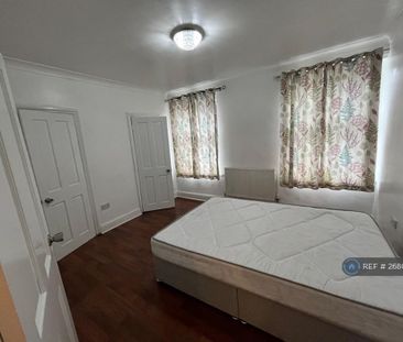 1 bedroom in a house share to rent - Photo 6