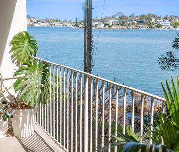 TRANQUIL & SCENIC WATERSIDE RESIDENCE - Photo 6