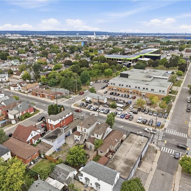 1082 E CANNON Street E, Hamilton, Ontario, L8L2J1 - Photo 1
