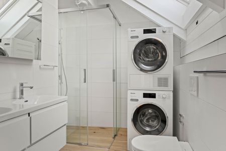 Moderne 3.5-Zimmer Maisonettewohnung dank ausgebautem Dachgeschoss - Photo 2
