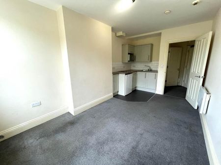 Studio to rent - Photo 2
