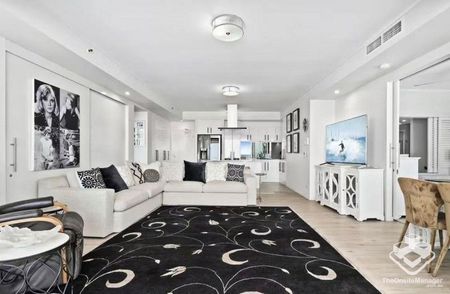 Luxury Broadwater Living â Marine Parade, Labrador - Photo 2