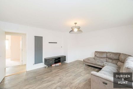 Alderwood Terrace, Chigwell - Photo 2