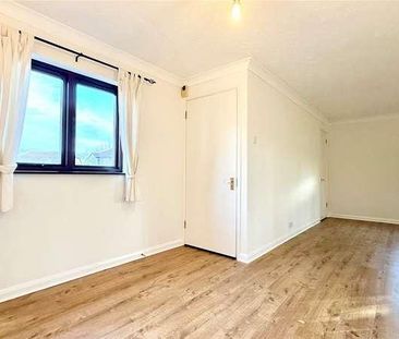 Othello Grove, Warfield, Berkshire, RG42 - Photo 2