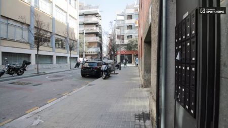 Modern 2-bedroom apartment for rent in Sarrià-Sant Gervasi - Photo 3
