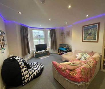 3 bedroom flat to rent - Photo 1