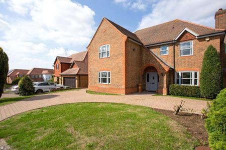 A substantial and immaculately presented, five bedroom family home in the sought after West Common - Photo 3