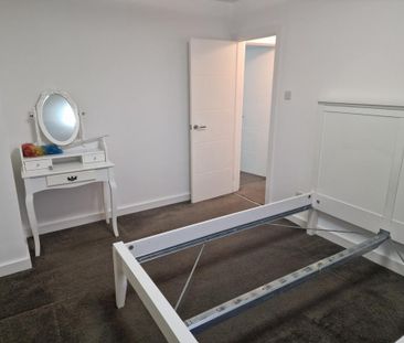 3 bedroom end of terrace house to rent - Photo 4