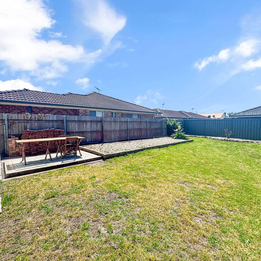 Neat 3 bedroom home in a prime location - Photo 1