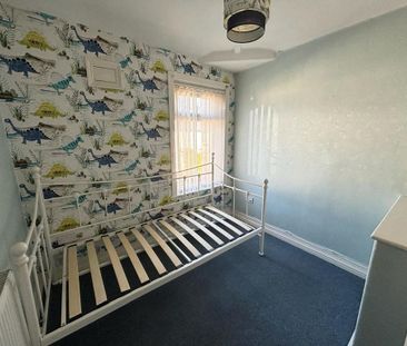 3 bedroom semi-detached house to rent - Photo 5