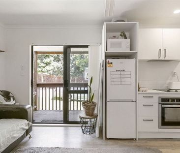2 bedroom Flat at Bucklands Beach - Photo 1