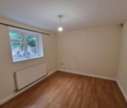 2 Bedroom Apartment for Rent - Photo 2