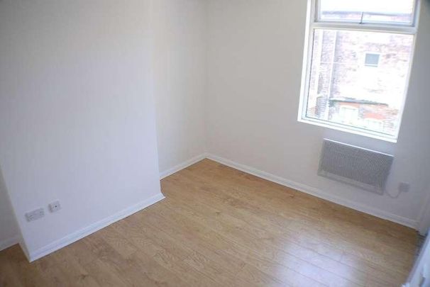 Broughton Drive, Liverpool, L19 - Photo 1