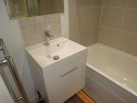 1 bedroom apartment to rent - Photo 4