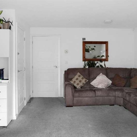 Robin Place, Allington, ME16 - Photo 1