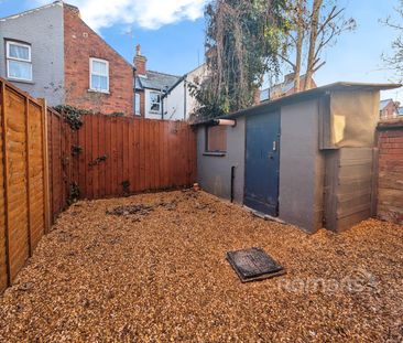 property to rent - Photo 4