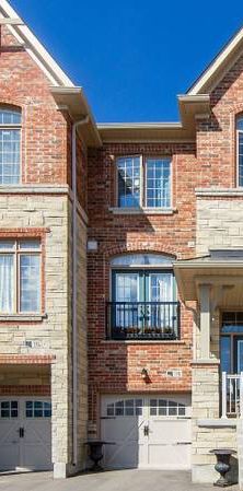 4 Beds 3 Baths Townhouse for Rent in Vaughan - Photo 1