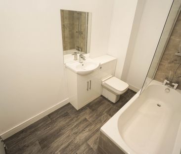 Crown Lane, Horwich, Bolton - Photo 6