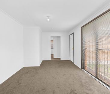 Neat & Tidy home with great size yard - Photo 5