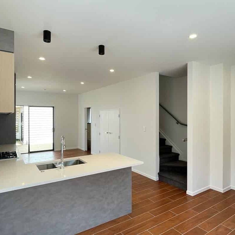 Stunning Four Bedroom Townhouse - Photo 1
