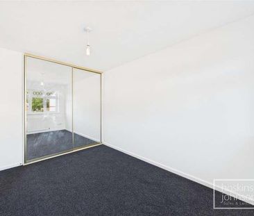 Cefn Close, Glyncoch, Pontypridd, CF37 - Photo 5