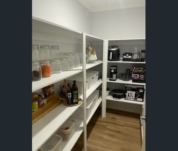 Beautifully designed home not to be missed - Photo 6