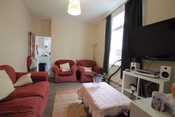 4 bedroom terraced house to rent - Photo 1