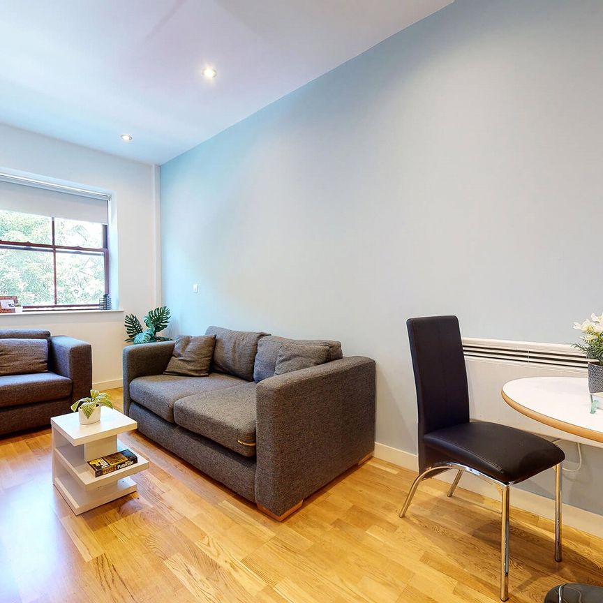 Apt 12, Crown Residence - Photo 1