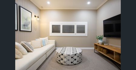 Waterfront Hamptons Style Villa with Pontoon and Skyline Views - Photo 2