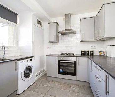 4 bedroom flat share to rent - Photo 2