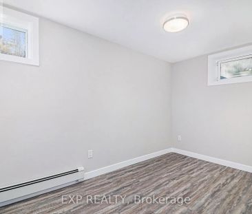 B - 1513 QUEENSWOOD CRESCENT - Photo 4