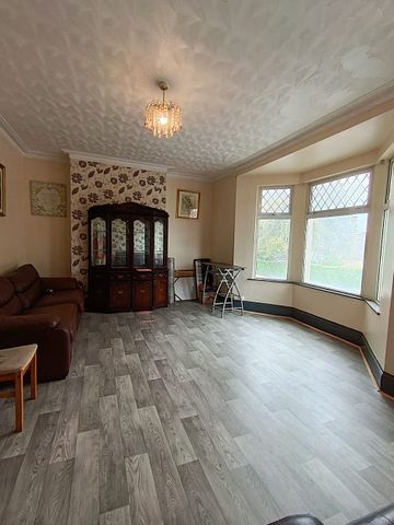 £875 PCM, Furnished Two Bedroom First Floor Flat in Chepstow Road, Maindee, Newport, NP19 8EL - Photo 4