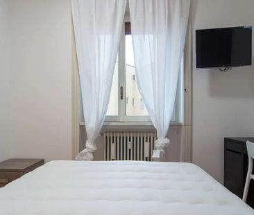 Via Rodolfo Farneti, Milan, Lombardy 20129 - Photo 6