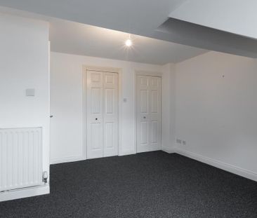 4 bedroom semi-detached house to rent - Photo 6