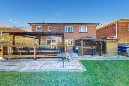 For Lease - 8 Springbrook Drive Unit# BSMT, Richmond Hill, Ontario - Photo 4