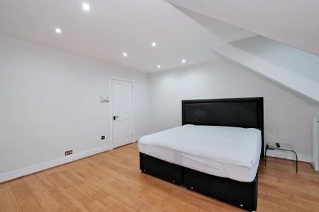 4 bedroom flat to rent - Photo 5