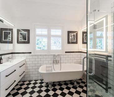 Luxurious Fully Furnished Home with Pool and Gym in Prime Epsom Loc... - Photo 5