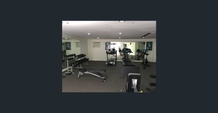 Fully Furnished stylish 2 bedroom apartment near World Square - Photo 2