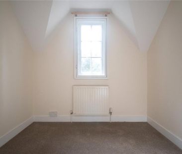 4 bedroom detached house to rent - Photo 2