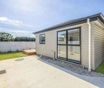 Modern, Light-Filled Living in Takanini - Photo 2