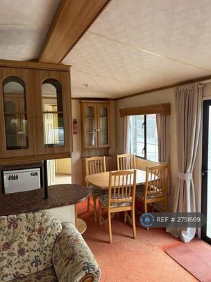 2 bedroom bungalow to rent - Photo 1