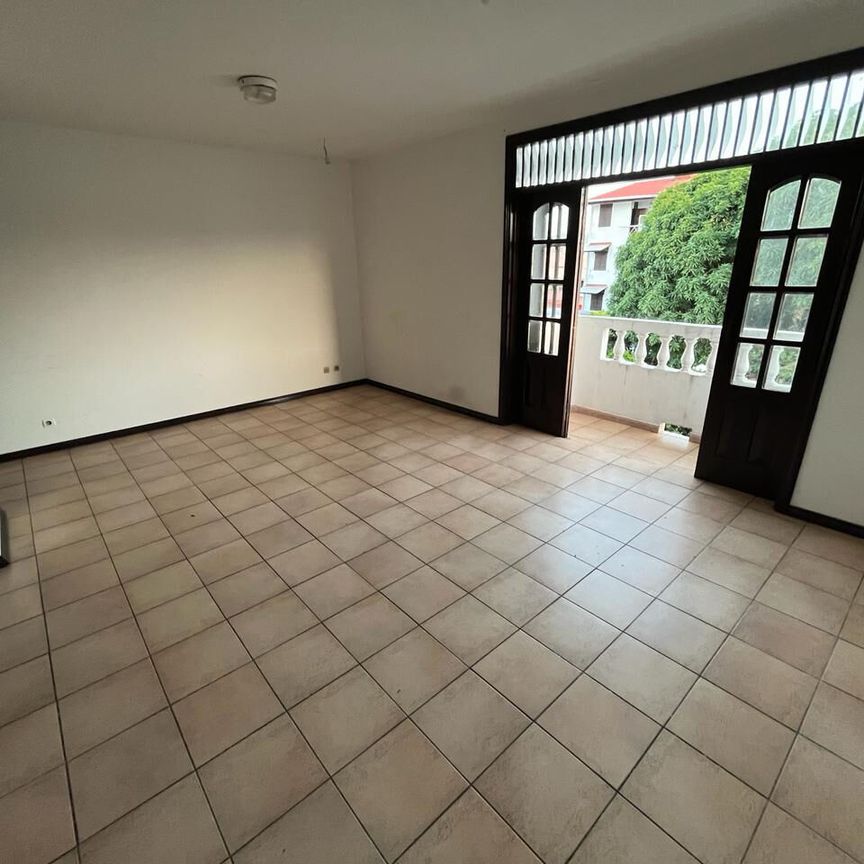 Location appartement 1 pièce, 31.00m², Cayenne - Photo 1