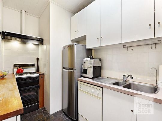 Spacious open plan 2 bedroom - Photo 1