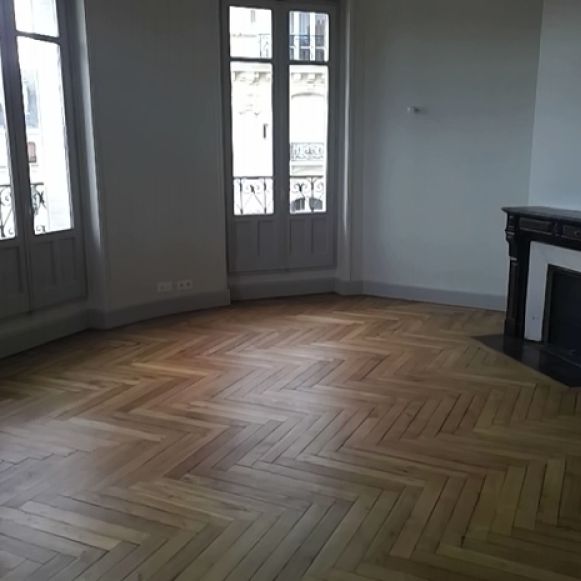 Location Appartement 4 pièces 104m² ORLEANS 45000 - Photo 1