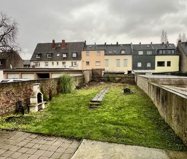 Erdgeschosswohnung mit großem Garten - Foto 2