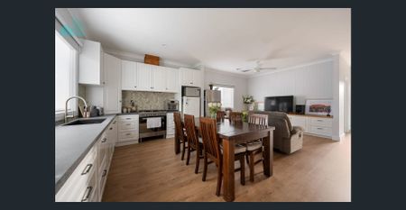 Beautifully renovated old home with character & Huge Shed!! - Photo 5