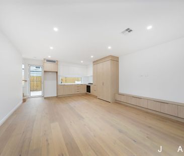 Brand New Luxury Living - Photo 1