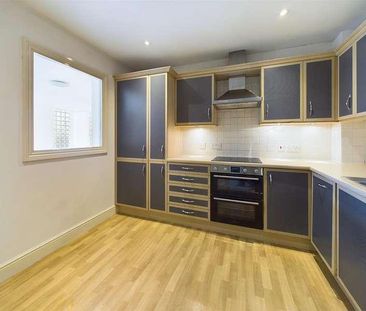 Thomas More, Ickenham Road, Ruislip, Middlesex, HA4 - Photo 3